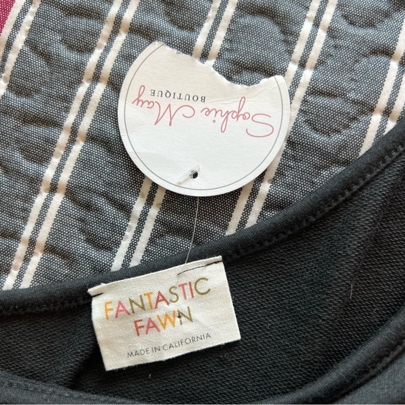 Fantastic Fawn 3 Tiered Off The Shoulder Dress Size Medium - Picture 4 of 6